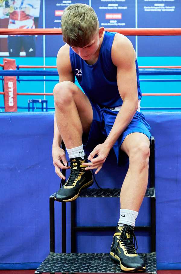 Reebok black and gold boxing boots discount